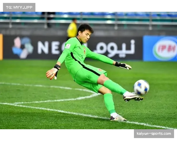 福伦丹长传反击效率低下 面对高压逼抢失误频发